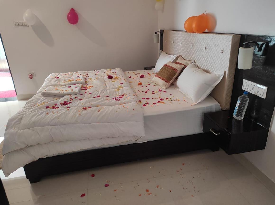 Hostel Arabian Night Кхаджурахо Экстерьер фото